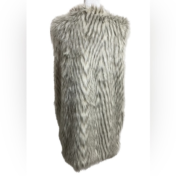 Cynthia Rowley Gray Faux Fur Vest - Picture 4 of 10